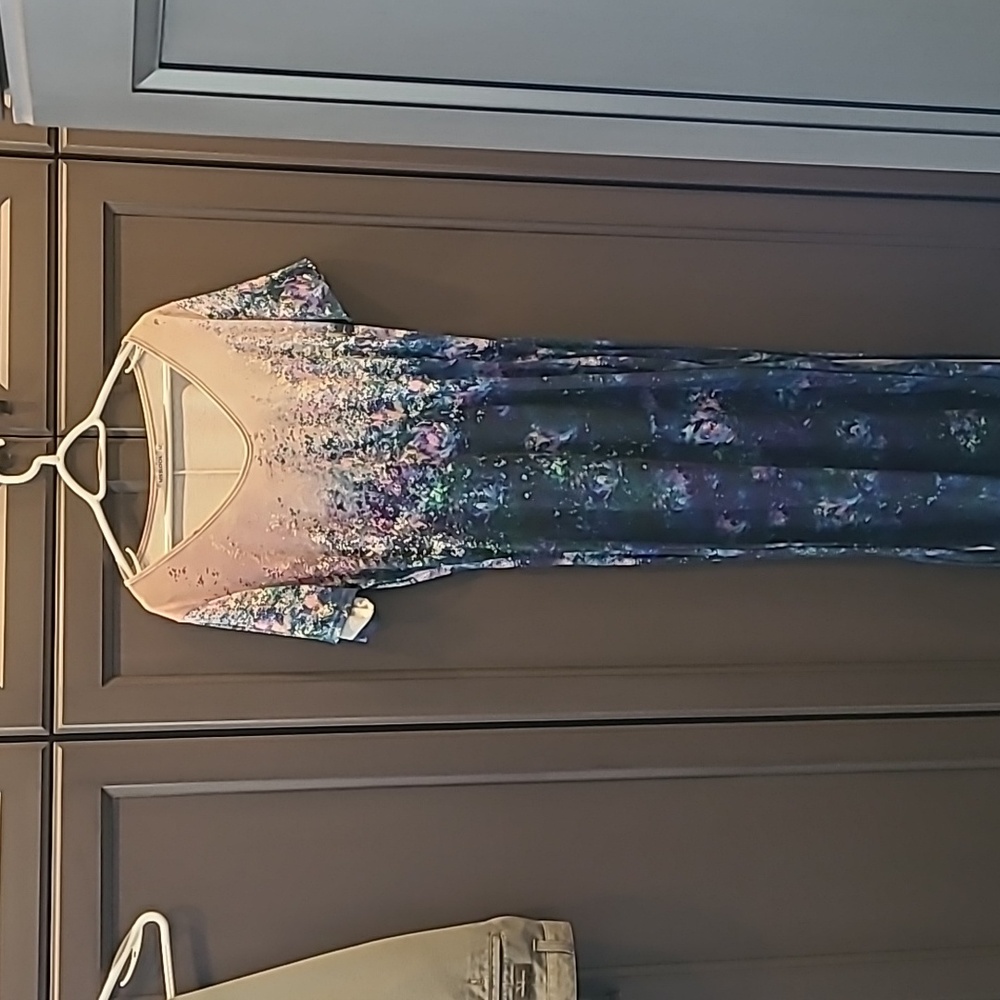 Maxi multicolored floral dress size XL, fits like a large